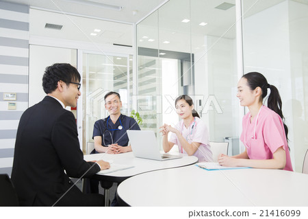 Doctor and suit men 21416099