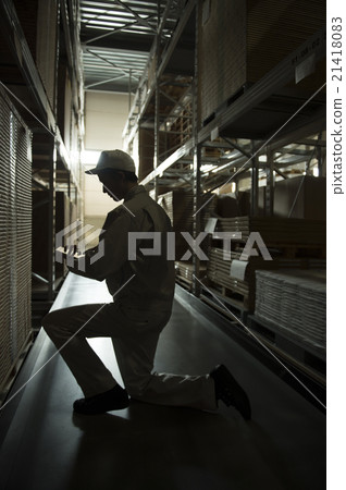 Warehouse  21418083