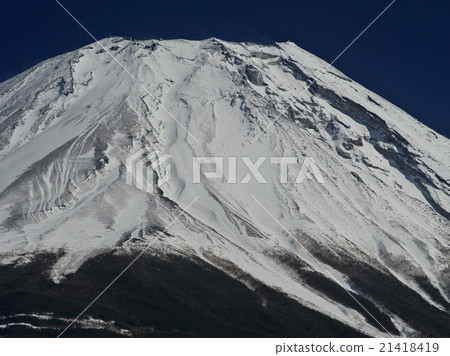 Mountain skin of early spring 21418419