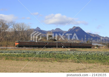 115 series train at Takasaki mouth of Joetsu Line 115 series train at Takasaki mouth of Joetsu Line 21419135