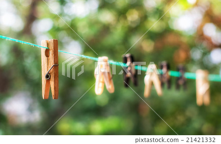 Wooden and plastic clothespins 21421332