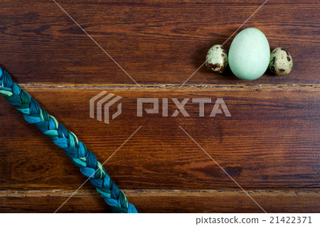 Green egg and quail eggs with moulinet braid Green egg and quail eggs with moulinet braid 21422371