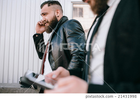 business man outside 21431998