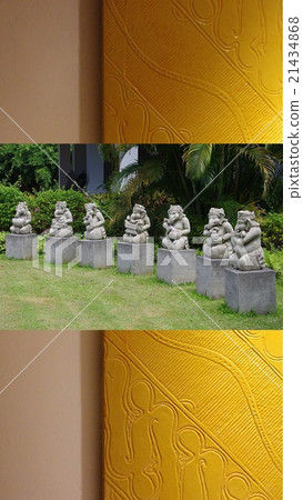 Smartphone opening forwarding screen 21434868