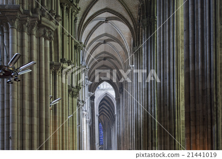 Interior of the gothic cathedral in Rouen,france Interior of the gothic cathedral in Rouen,france 21441019