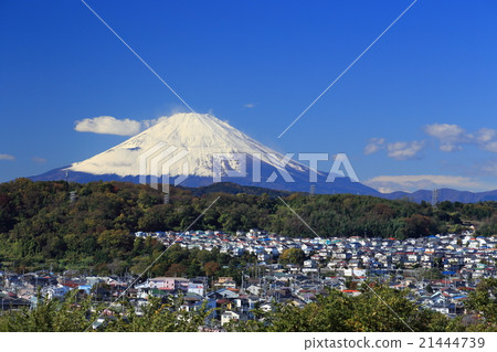 Residential area where Mt. Fuji can be seen 21444739