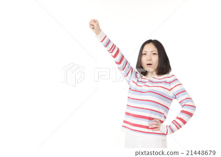 一位努力工作的年輕女士 21448679