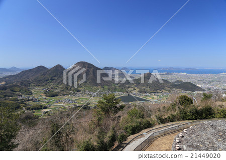 Zentsuji Godake and Seto Inland Sea seen from the Noda Gakuin tomb of Mt. Omaki Zentsuji Godake and Seto Inland Sea seen from the Noda Gakuin tomb of Mt. Omaki 21449020