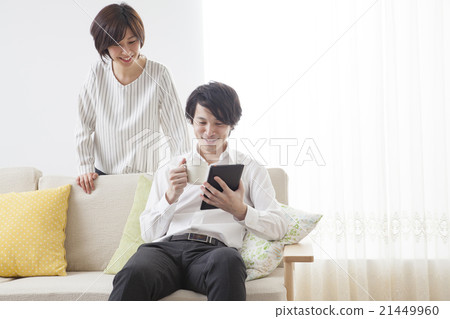 一對夫婦在上班前 一對夫婦在上班前 21449960