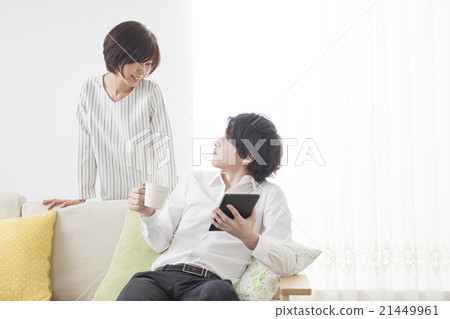 一對夫婦在上班前 一對夫婦在上班前 21449961