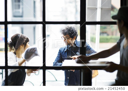 A man who hears the open time A man who hears the open time 21452450
