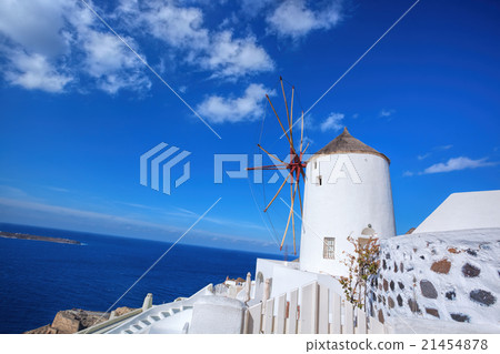 Windmill in Oia village on Santorini island,Greece Windmill in Oia village on Santorini island,Greece 21454878