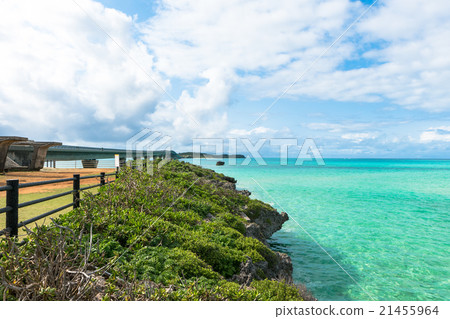 Emerald Green Sea / Ikeama Bridge 21455964