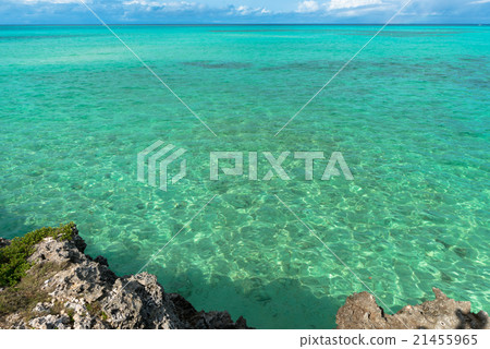 Emerald green sea Emerald green sea 21455965