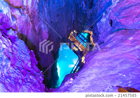 Ryusendo (Landscape in Iwate Prefecture) Ryusendo (Landscape in Iwate Prefecture) 21457585