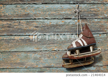 vintage pair of  ice skates  21464014