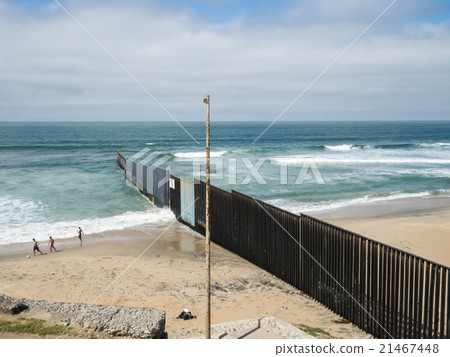 鐵牆延伸到大海 鐵牆延伸到大海 21467448