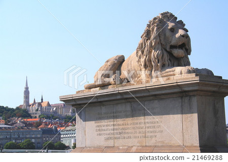 Lion statue to protect the Kedari bridge 21469288