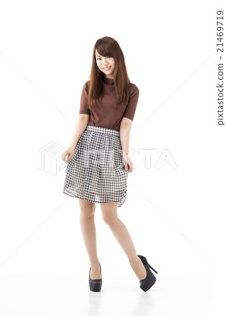 A woman in his tw A woman in his tw 21469719