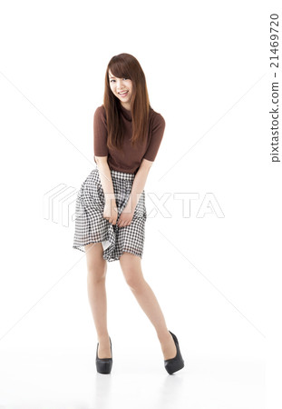 A woman in his tw A woman in his tw 21469720