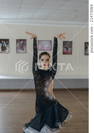 Portrait of a young girl Latin dance 21473064