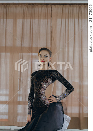 Portrait of a young girl Latin dance 21473066