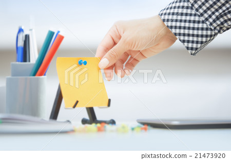 Adhesive note at office Adhesive note at office 21473920