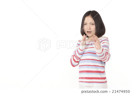 Young lady with fighting pose Young lady with fighting pose 21474950