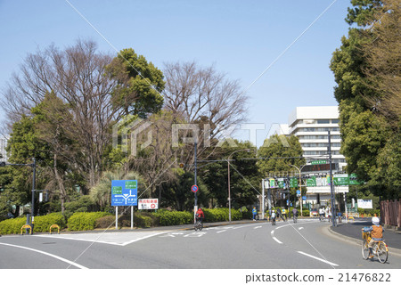 Gaien West Street(東京都新宿區)的Gaien Bridge過境點 Gaien West Street(東京都新宿區)的Gaien Bridge過境點 21476822