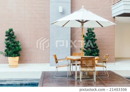 Table and chair 21483306