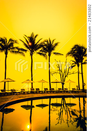 Swimming pool Swimming pool 21483802