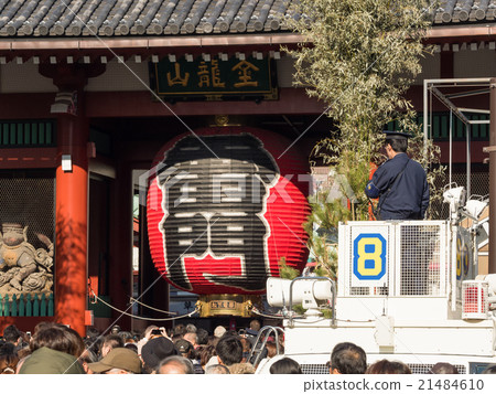 New Year's Asakusa / Kaminarimon 21484610