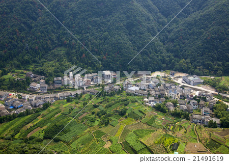 In China, Wenzhou, "Yandang Mountain", at the foot of the mountain villages and islands. In China, Wenzhou, "Yandang Mountain", at the foot of the mountain villages and islands. 21491619
