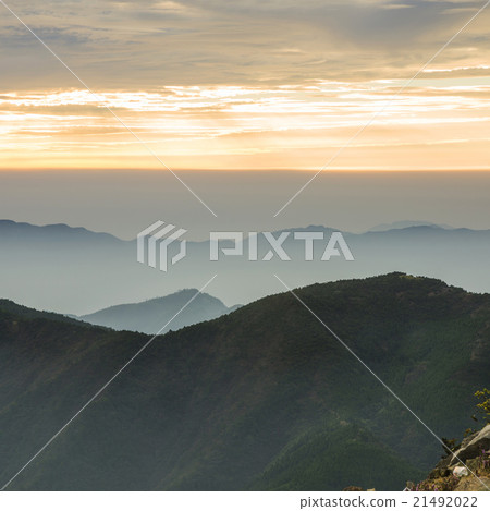 Sunrise mountain scenery 21492022
