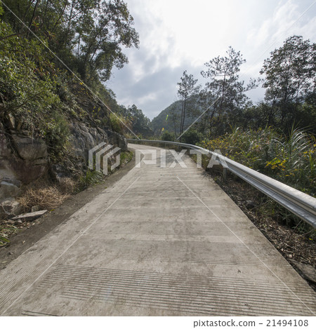 Winding road 21494108