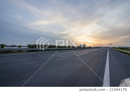 Sunset Urban Highway 21494176