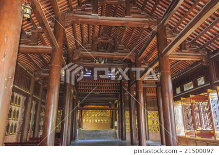 Inside wood pagoda 21500097