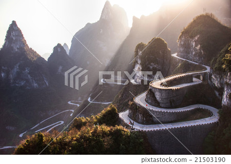 Theroad of Tianmen mountain national park, China Theroad of Tianmen mountain national park, China 21503190
