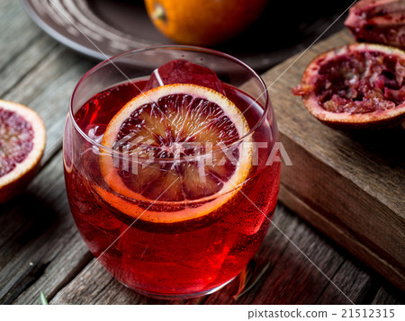 Blood orange and pomegranate cocktails Blood orange and pomegranate cocktails 21512315