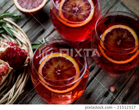 Blood orange and pomegranate cocktails Blood orange and pomegranate cocktails 21512317