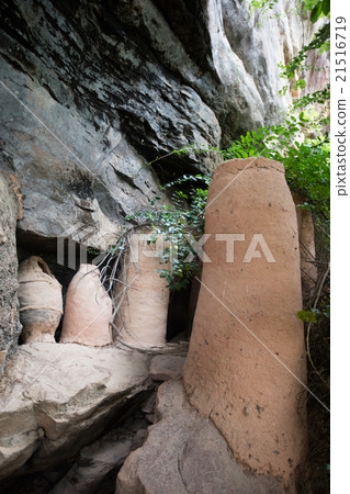 Troglodyte village, Burkina faso Troglodyte village, Burkina faso 21516719