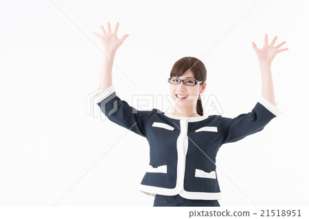 一個女人牽著兩隻手 21518951