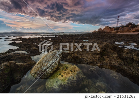 Dramatic seascape, before the storm. 21531262