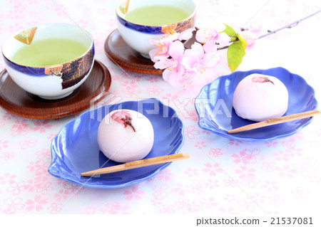 Cherry bun and tea, Japanese sweets in spring 21537081