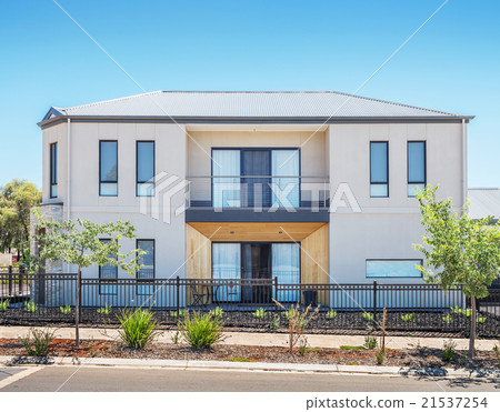 Modern Suburban House Modern Suburban House 21537254