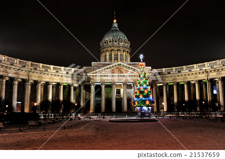 Night new year view of the Kazan Cathedral 21537659