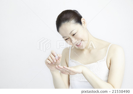 自我指甲，美容，自然光白背，40年代女性中年 21538490