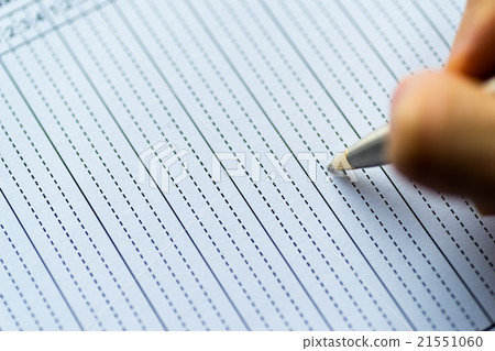 用鉛筆在桌子上寫字 用鉛筆在桌子上寫字 21551060
