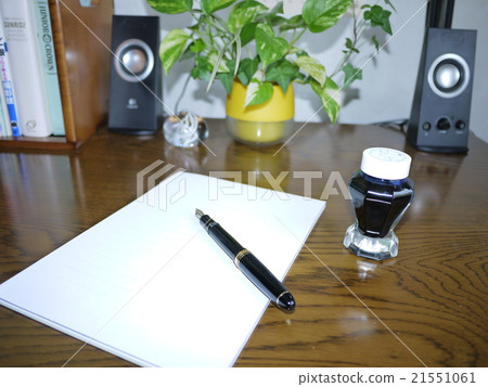 Stock Photo: fountain pen, writing instrument, letter