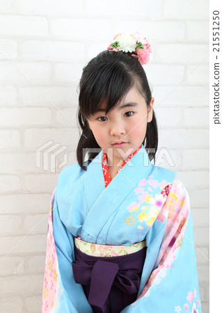 Girls wearing hakama Girls wearing hakama 21551250
